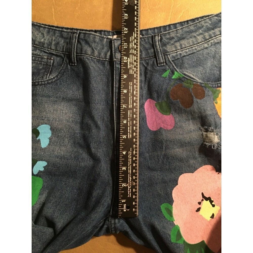 MISS LOOK Painted Boyfriend jeans, Dark Wash wMulticolor flowers, Size 6-8 - Picture 4 of 7